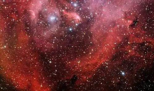 科学家发现宇宙中最大星系其质量足以容纳20个银河系