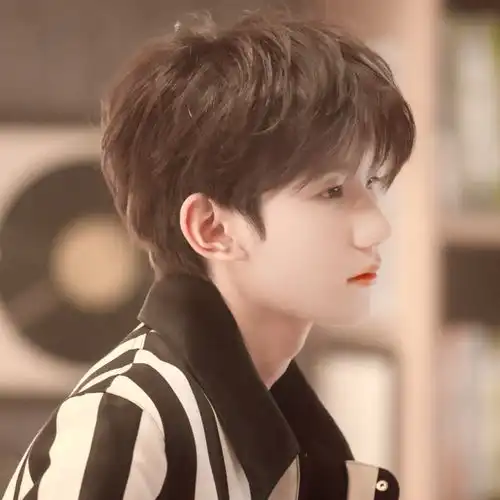 男生头像在进来一起跨年