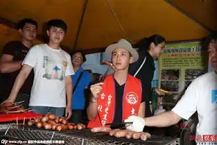 柯震东房祖名现身雪茄馆拥抱萧亚轩现男友