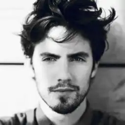 图片里的人是谁