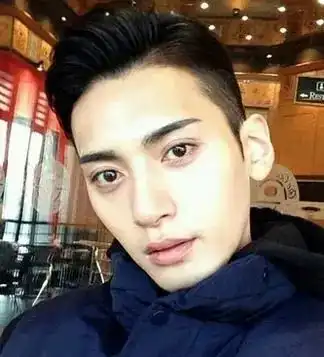 发型丨稳重帅气的男学生发型魅力男必杀技