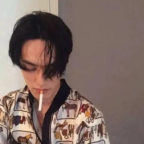 男生头像丨爱情是理想的一致