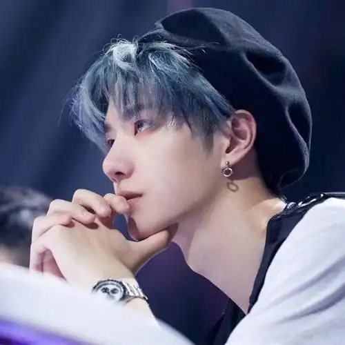 巨显脸小秋冬必备的凹造型神器没它我不服