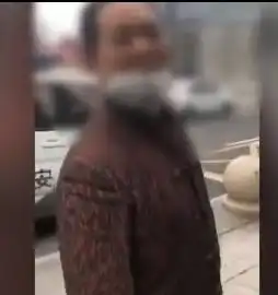 南阳一男子在拒不戴口罩还辱骂民警被拘留