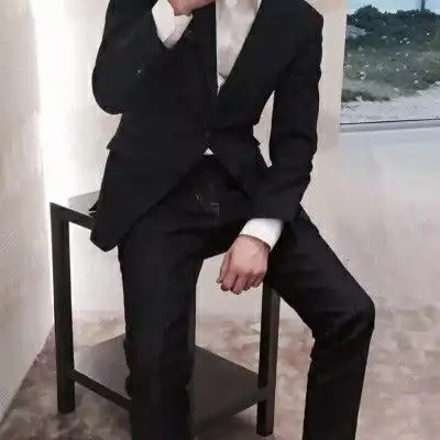 绅士成熟正装男头像