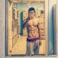 男士在健身房自拍头像微信头像图片大全