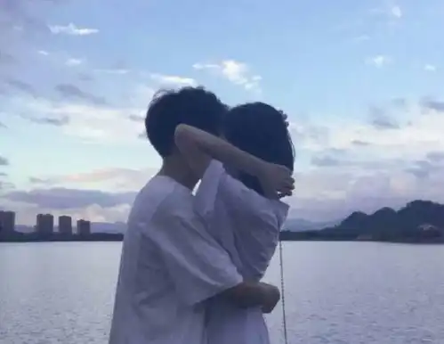 情侣签名秀恩爱的句子,甜炸了,霸气的发朋友圈