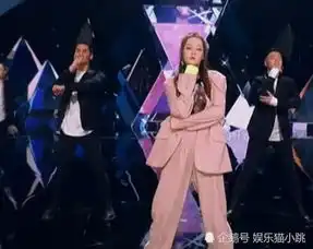 迪丽热巴第一次挑战男团舞,粉色西装又飒又甜,舞姿完胜男伴