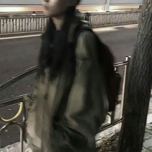 小众头像过去是一个幽灵