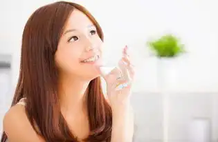 7个拍照姿势让你显脸小,是真的