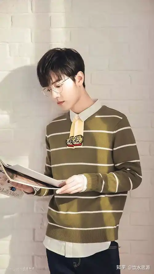 有没有适合当手机壁纸的肖战图片