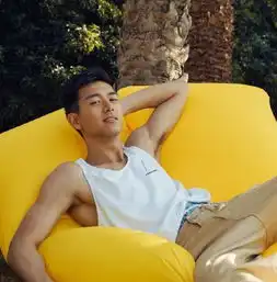 男星穿背心效果如何易烊千玺成熟稳重,白敬亭造型a爆了