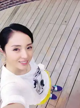 董璇21日嫁高云翔换q版结婚照温馨浪漫