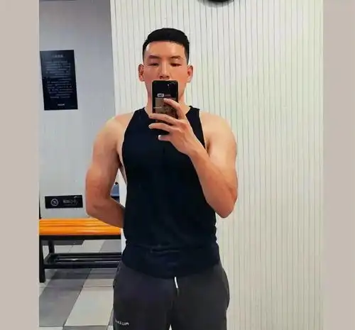 厦大老师正装上课照出圈,学生每天都抢不上位置