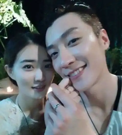 陈乔恩晒粉色天空追忆乔任梁,昔日与他关系亲密俩女孩感情变化大