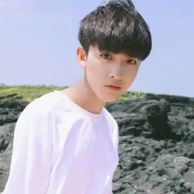 2023干净清爽帅气男生微信头像