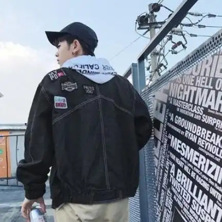 28岁女教师多次与17岁男生在一起,家长发现娃越来越瘦,怒而报警