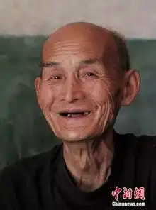 镜头下的俺爹俺娘摄影师上万张图片记录父母影像