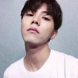 不用卷发器几分钟也能做出中分发型反正我信了...