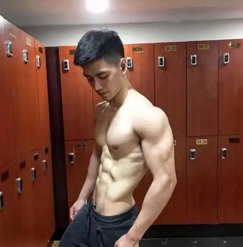 组图身高177体重65公斤的小奶狗,爱晒腹肌的男生果真都帅