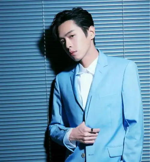 张若昀将投入庆余年2拍摄,男友风穿搭好迷人,终于等到