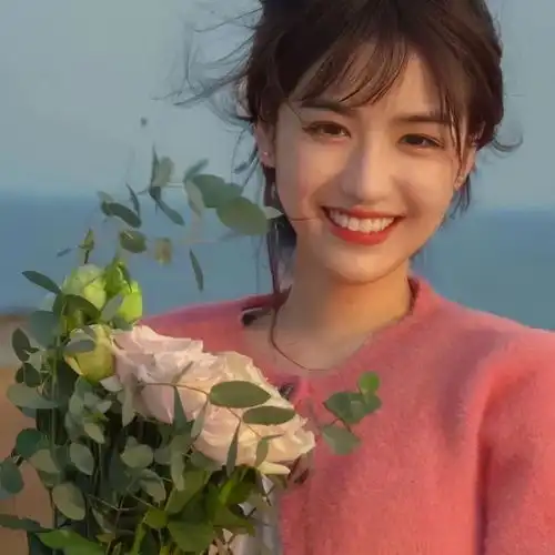 情感文案于是我们相爱,手心湿的像海