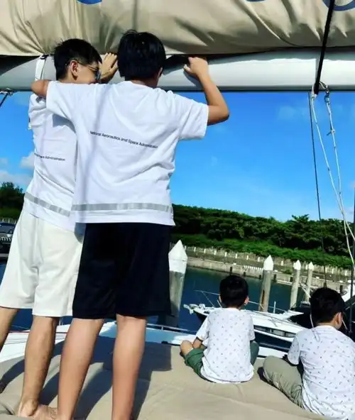 林志颖带儿子出行遇车祸,父子俩现场照曝光,幼子受到惊吓