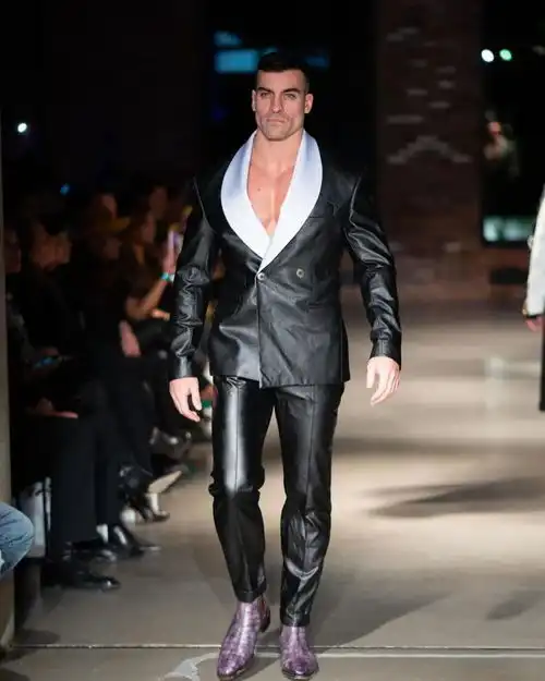 carriebradshaw的肌肉男友我可以