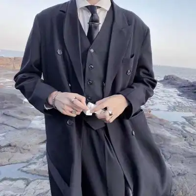 禁欲系高冷西装革履男生头像