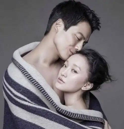 娱乐圈又有一对夫妻离婚,两人都亲自发文官宣,但男方是无缝衔接