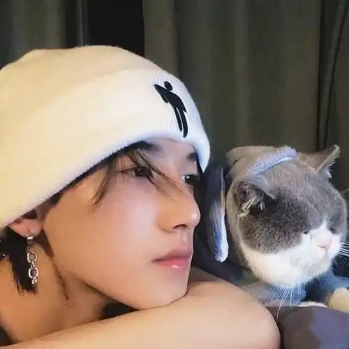 身处黑暗又奢望光明头像动漫头像