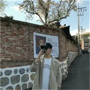 戴帽子的男生头像潮流短发干净清爽的男神