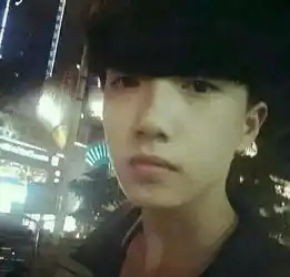 请问有人认识这个人吗好像是网红