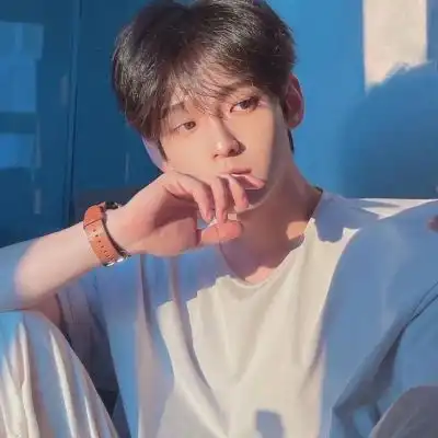 男生高冷又帅气的气质头像合集在泛泛之交里做那个最特别的靓仔