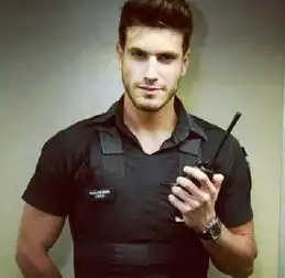 地铁最帅保安简介地铁最帅保安详细信息