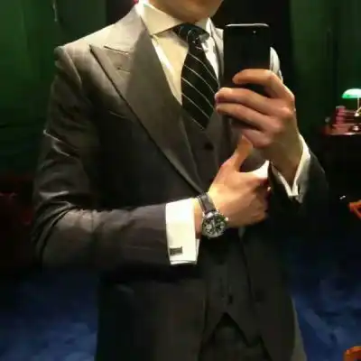 西装头像男生高清图半身西装头像男头图片大全