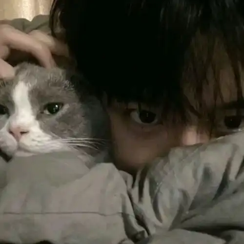 至秦.伤感情感她离开我的时候爱的本质就是连绵不绝的疼痛,而最好的解药就是她刚好也爱你.腐烂中的余香.