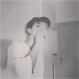 男生头像伤感忧郁的黑白头