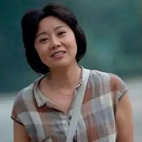 50岁的闫妮仅有一段婚姻,为什么女人年龄越大,越不想要伴侣