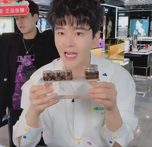 黄宥明直播被质疑卖假货骗粉丝,黄宥明怒怼不买,少说风凉话