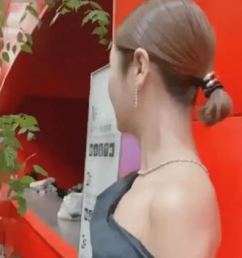 林心如真人长什么样偶遇粉丝被关滤镜,确定43岁了