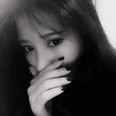 伤感孤单黑白女生头像痴情有罪我来背