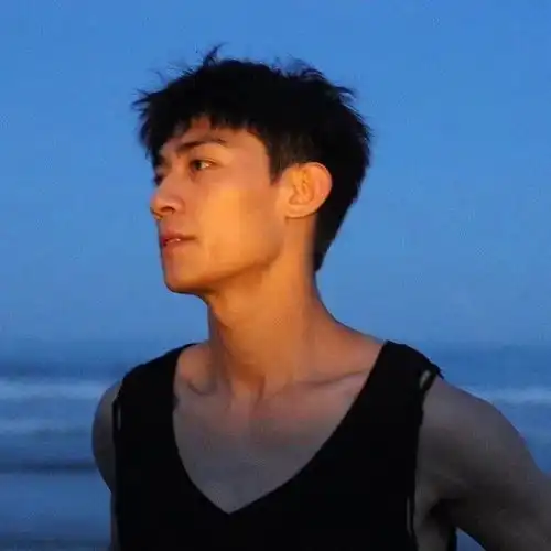 适合在夏天用的男生头像