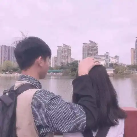 最近火了超奶思情侣头像我喜欢你,认真且怂,从一而终