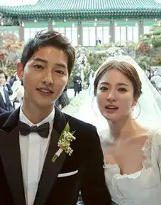 38岁宋慧乔离婚后首次与男性友人合体庆生,状态好到有点不敢认