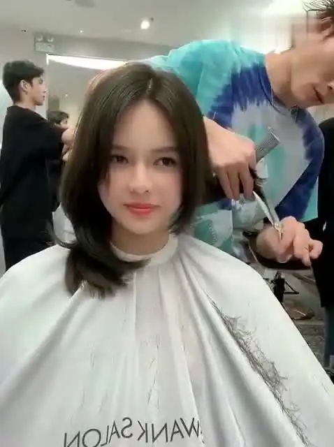 过了30的女人,有一种特殊的美,发型剪对了,气质会更好哦