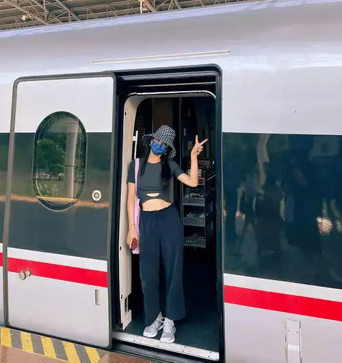 刘亦菲终于发声浪姐们也纷纷加入,王心凌郭采洁仍在沉默