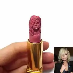 为给女朋友惊喜,男生竟对5000块钱的口红做了这种事