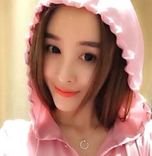 51岁侯勇与小20岁娇妻出游照曝光,网友终于明白为何三婚娶