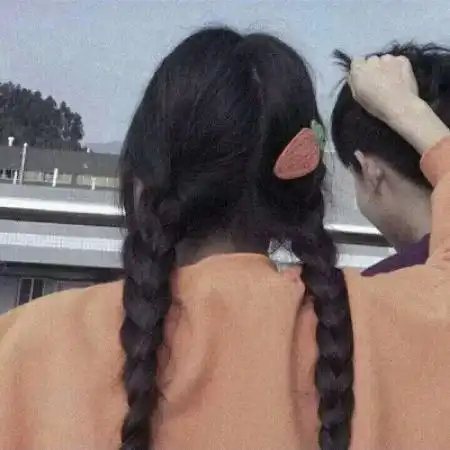情侣头像一男一女清新,闭口不言只是因为喜欢你